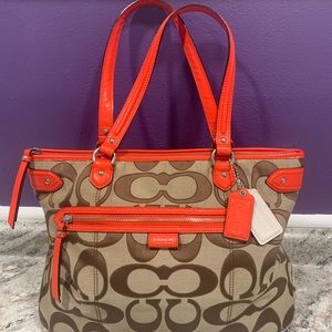 COACH Signature Daisy Outline Emma Khaki/Vermillion Purse F24066 Jacquard Tote